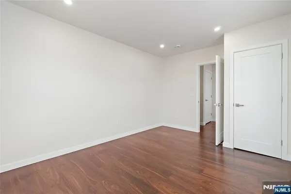 $3,000 | 826 George Street, Unit 2, Plainfield, NJ 07062