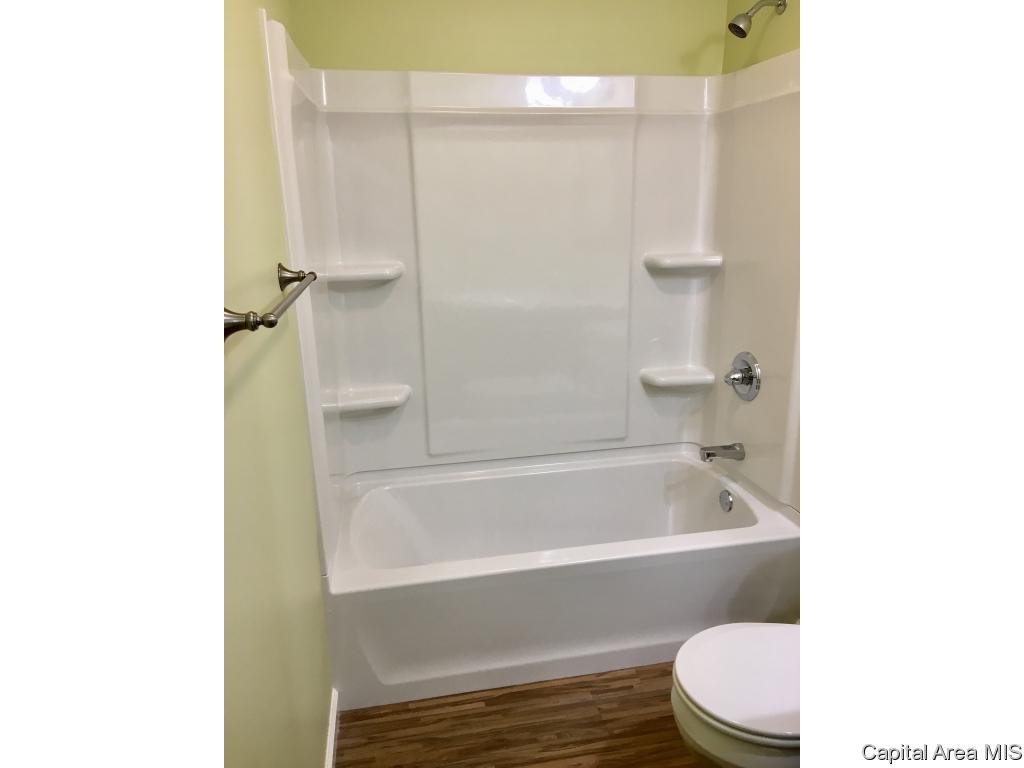 2704 Queensway Road Springfield, IL 62703 - Photo 5 of 21