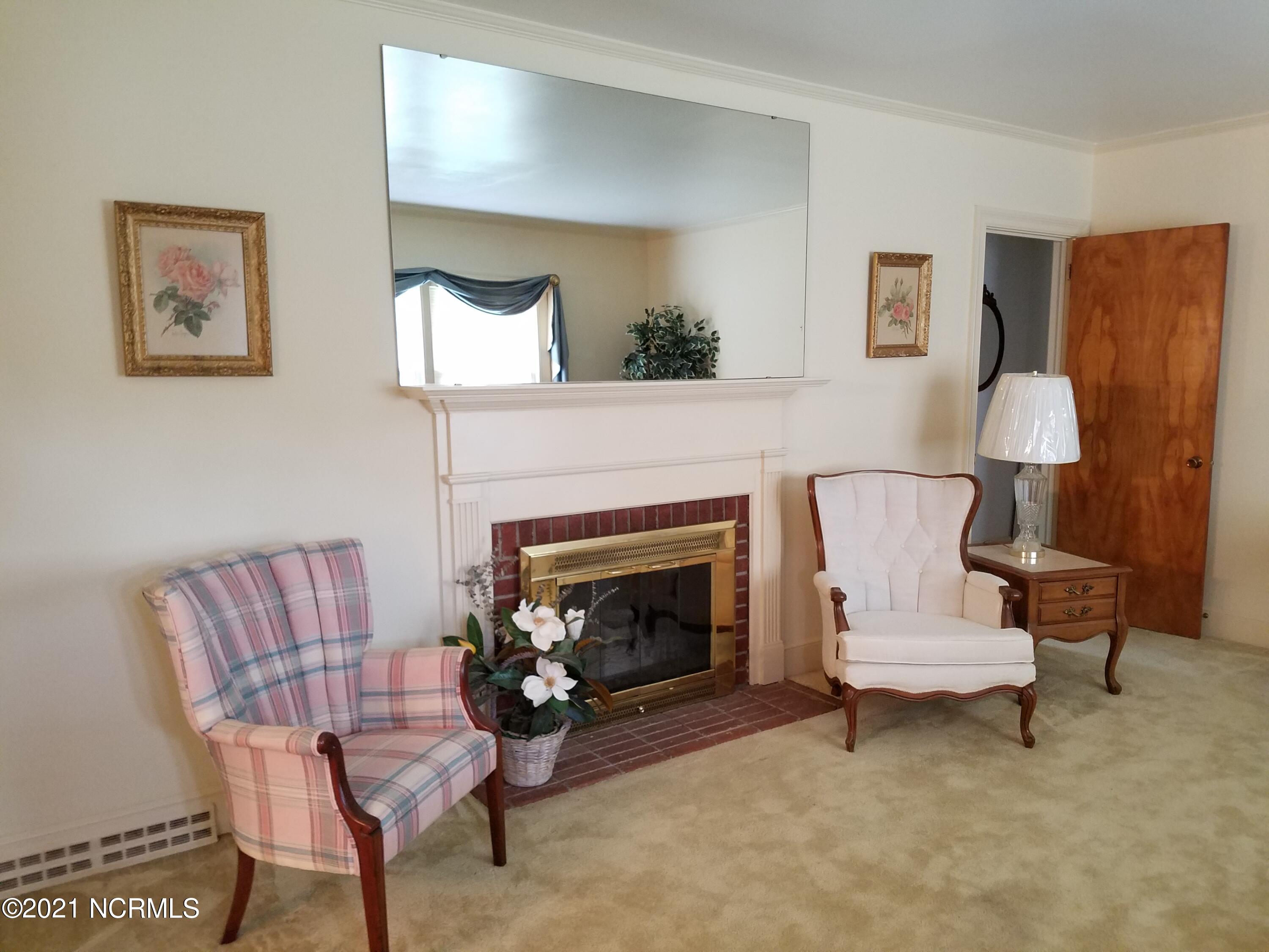 2602 Carey Road Kinston, NC 28504 - Photo 7 of 23 Living Room