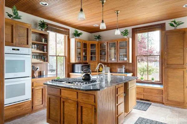 $1,695,000 | 702 North Main Street, Coupeville, WA 98239