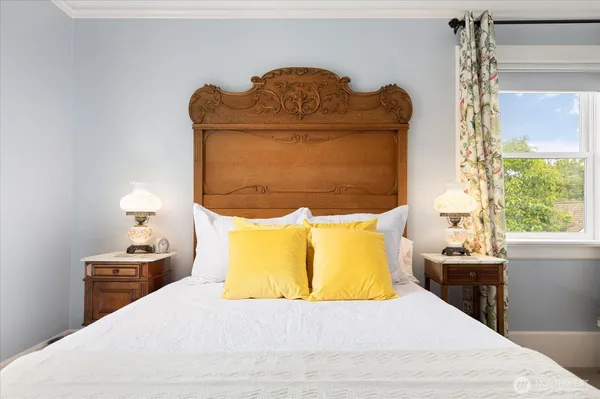 $1,695,000 | 702 North Main Street, Coupeville, WA 98239