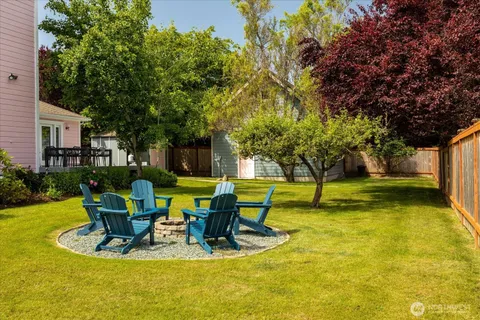 $1,695,000 | 702 North Main Street, Coupeville, WA 98239