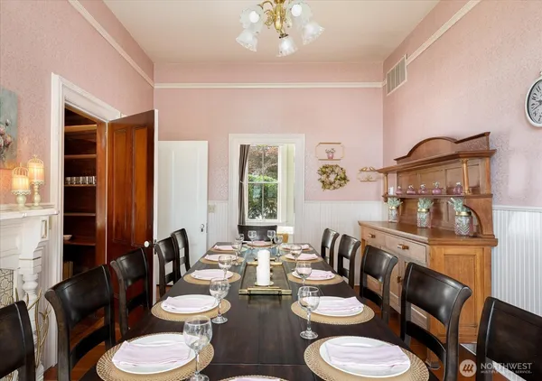 $1,695,000 | 702 North Main Street, Coupeville, WA 98239