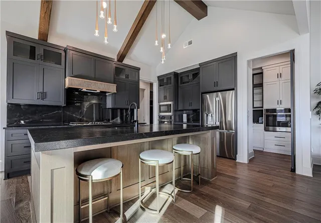 $1,460,000 | 5818 North Lucerne Avenue, Kansas City, MO 64151