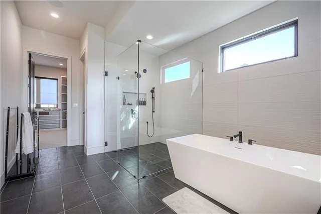 $1,460,000 | 5818 North Lucerne Avenue, Kansas City, MO 64151