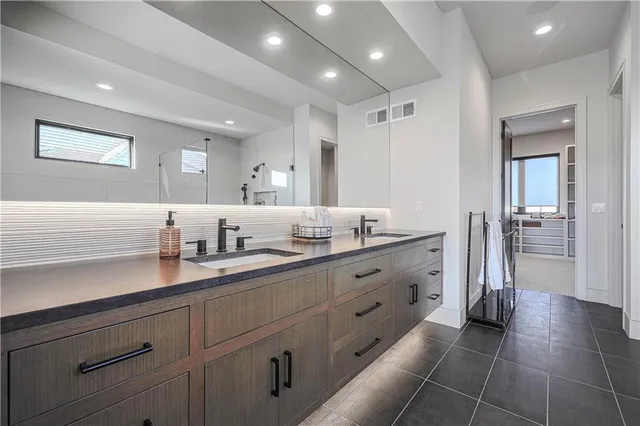 $1,460,000 | 5818 North Lucerne Avenue, Kansas City, MO 64151