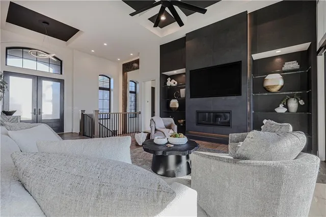 $1,460,000 | 5818 North Lucerne Avenue, Kansas City, MO 64151