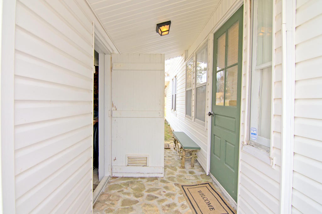 21717 Beckley Road Flat Top, WV 25841 - Photo 26 of 34 Gallery Image 26