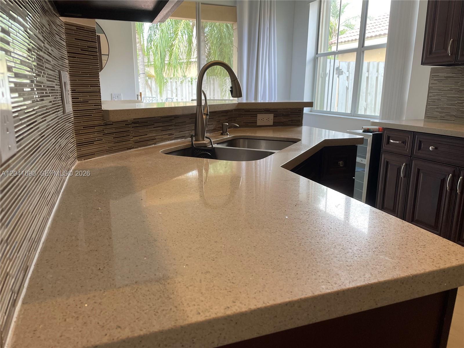 805 Falling Water Road Weston, FL 33326 - Photo 10 of 30