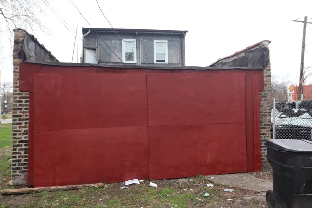 a house with window in the background
