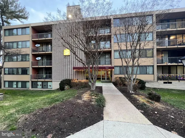 $2,000 | 4 South Van Dorn Street, Unit 204, Alexandria, VA 22304