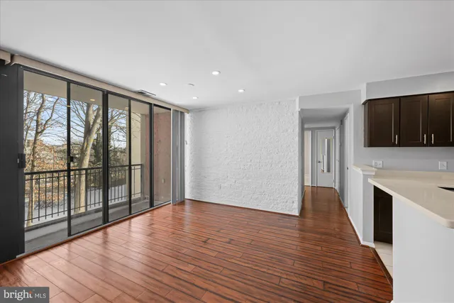 $2,000 | 4 South Van Dorn Street, Unit 204, Alexandria, VA 22304