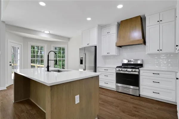 $599,900 | 6259 Spring Lake Drive, Flowery Branch, GA 30542