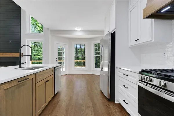 $599,900 | 6259 Spring Lake Drive, Flowery Branch, GA 30542