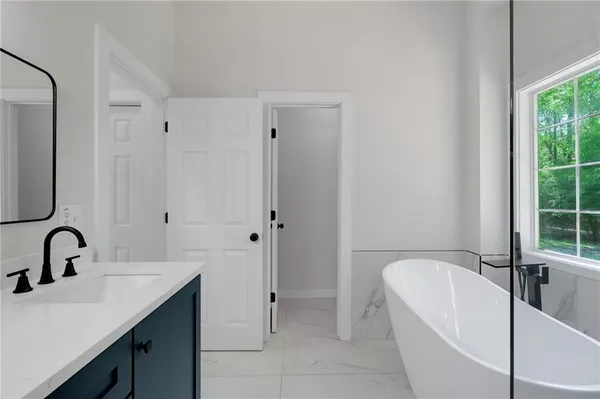 $599,900 | 6259 Spring Lake Drive, Flowery Branch, GA 30542