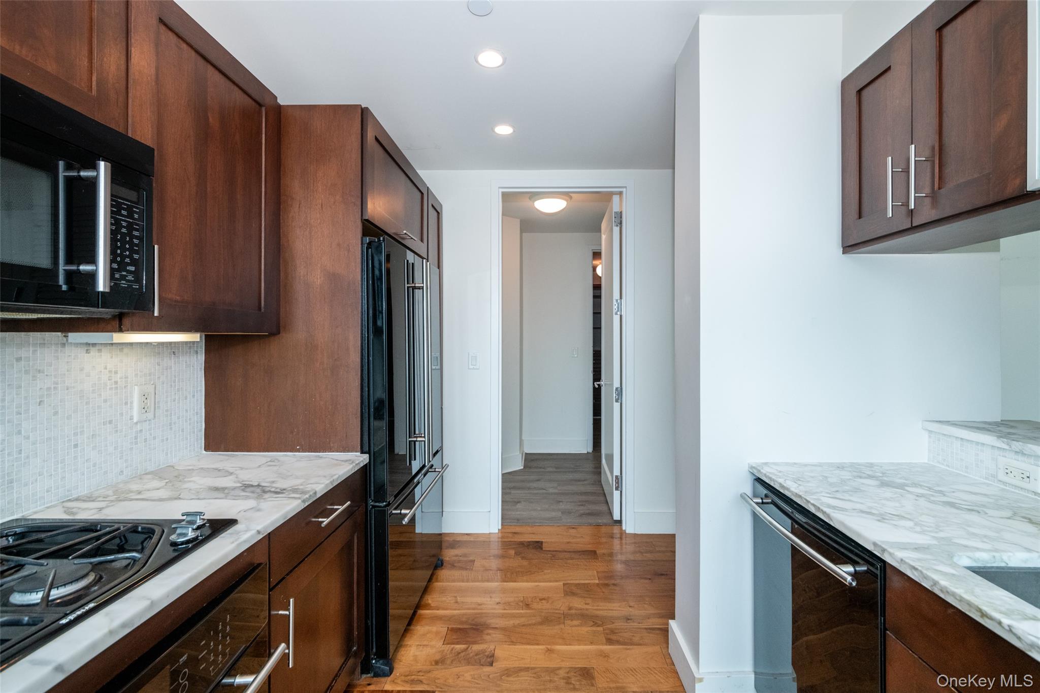 175 Huguenot Street, Unit PH204 New Rochelle, NY 10801 - Photo 4 of 10 Jenn-air appliances