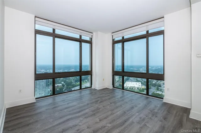 $505,000 | 175 Huguenot Street, Unit PH204, New Rochelle, NY 10801