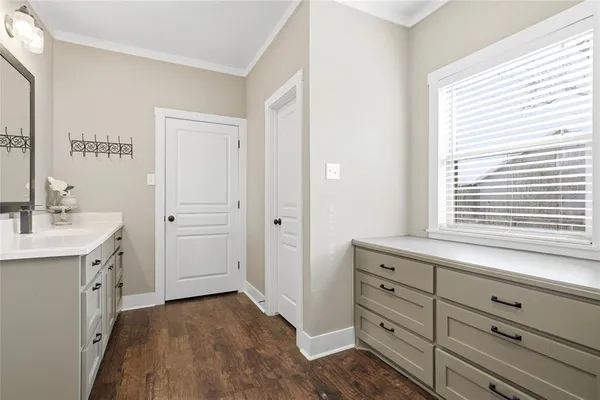 $490,000 | 1130 North Lone Star Parkway, McGregor, TX 76657