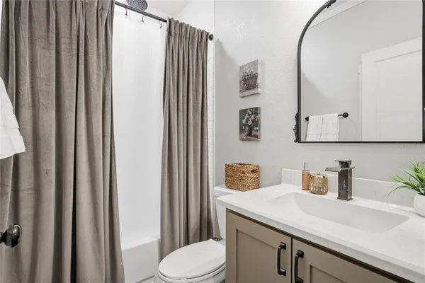 $490,000 | 1130 North Lone Star Parkway, McGregor, TX 76657