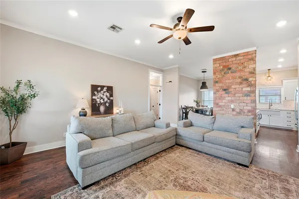 $490,000 | 1130 North Lone Star Parkway, McGregor, TX 76657