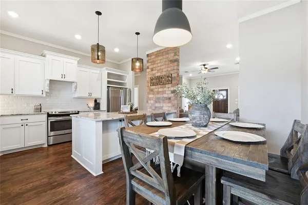 $490,000 | 1130 North Lone Star Parkway, McGregor, TX 76657