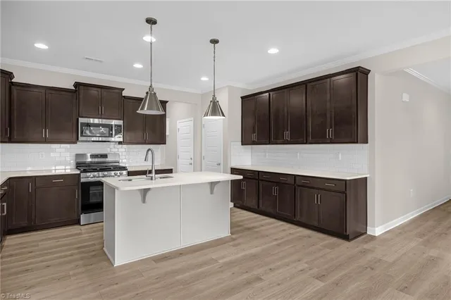 $369,900 | 904 Beeson Court, Clemmons, NC 27012