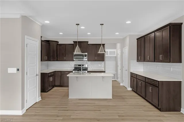 $369,900 | 904 Beeson Court, Clemmons, NC 27012