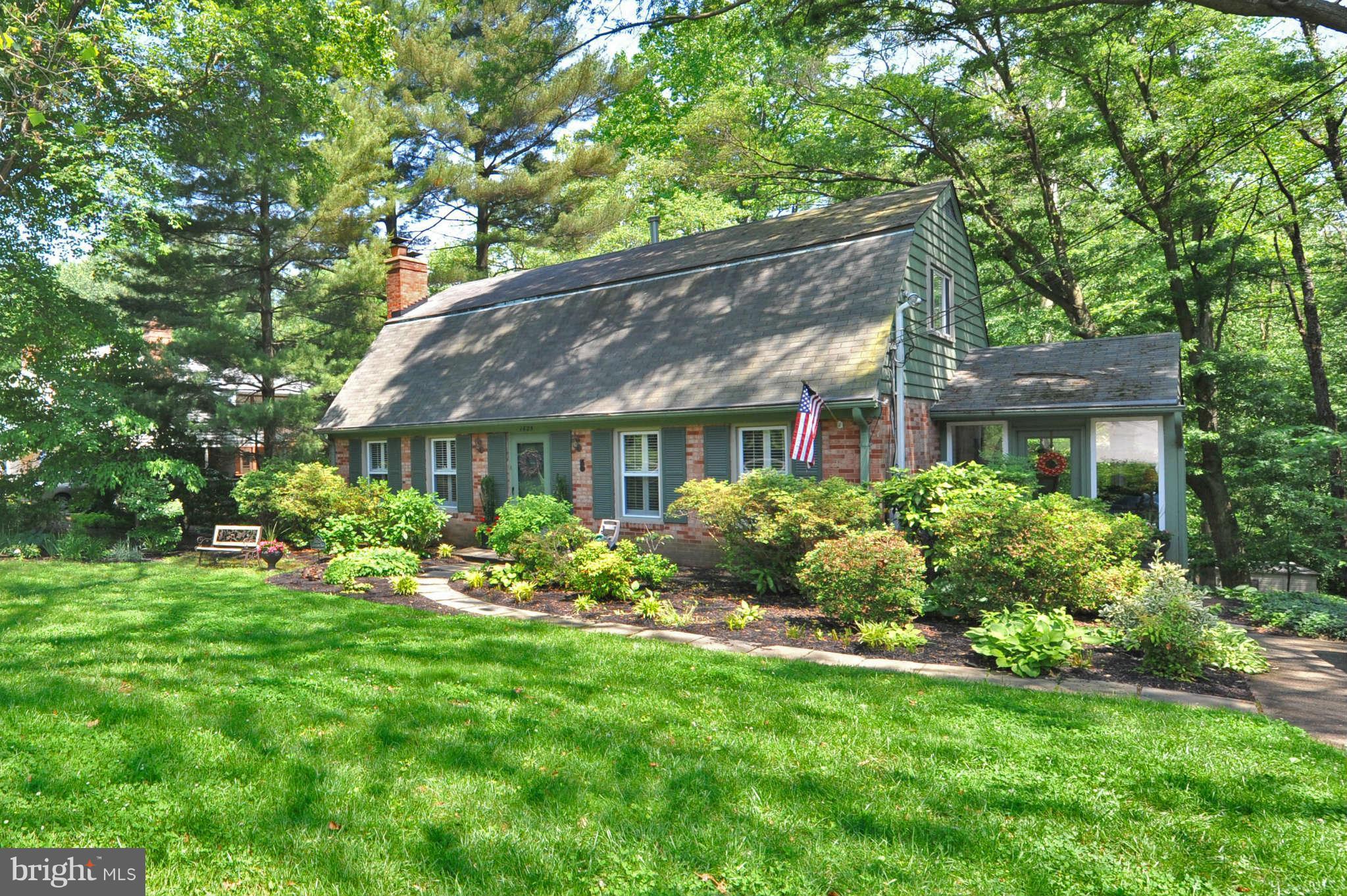 1625 Courtland Road Alexandria, VA 22306 - Photo 1 of 29 Exterior (Front)