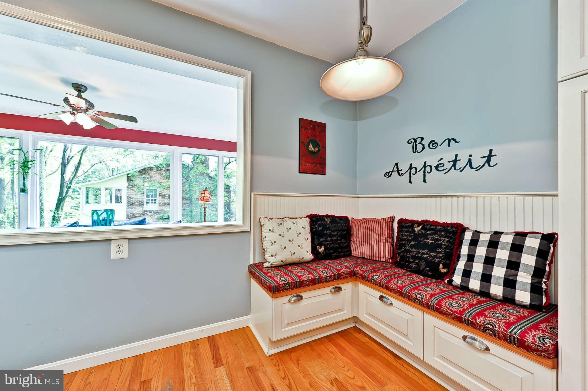 1625 Courtland Road Alexandria, VA 22306 - Photo 16 of 29 Bench seating with storage