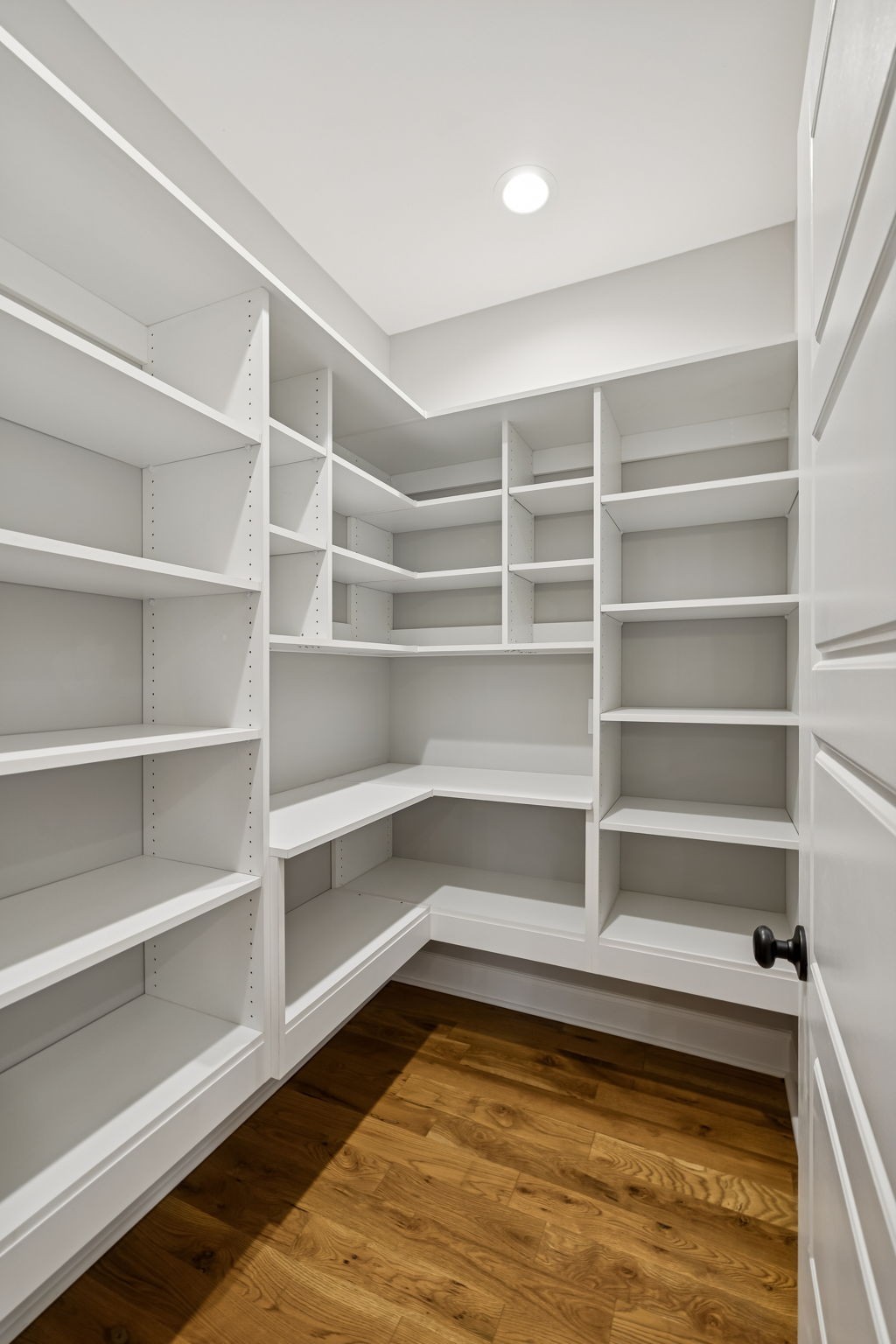 13645 Cainsville Road Lebanon, TN 37090 - Photo 18 of 60 a view of a room with empty racks