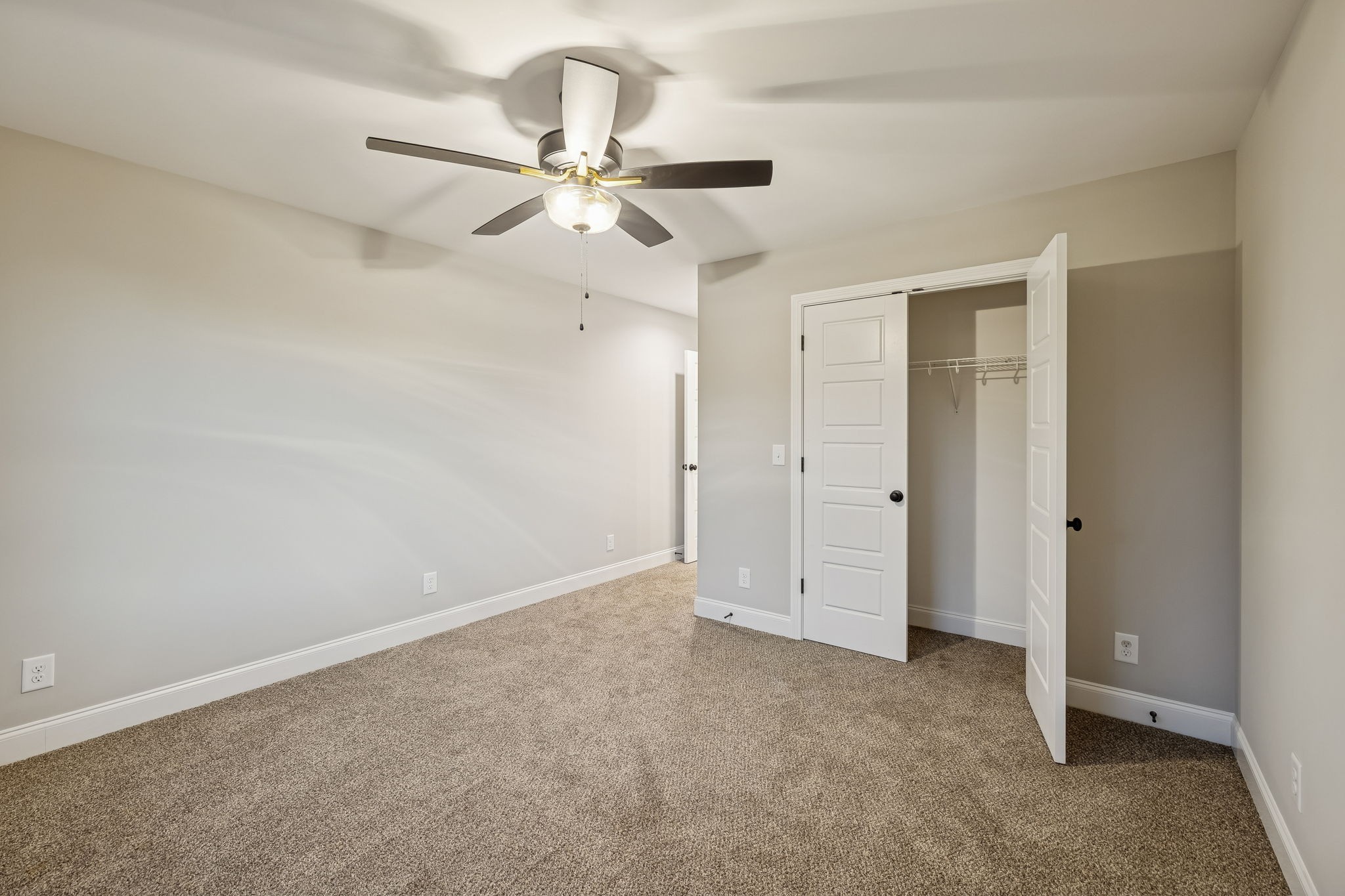 13645 Cainsville Road Lebanon, TN 37090 - Photo 33 of 60 an empty room with a ceiling fan and a window