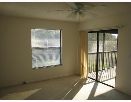 3355 Jaywood Terrace, Unit J212 Boca Raton, FL 33431 - Photo 5 of 10 Additional Photo