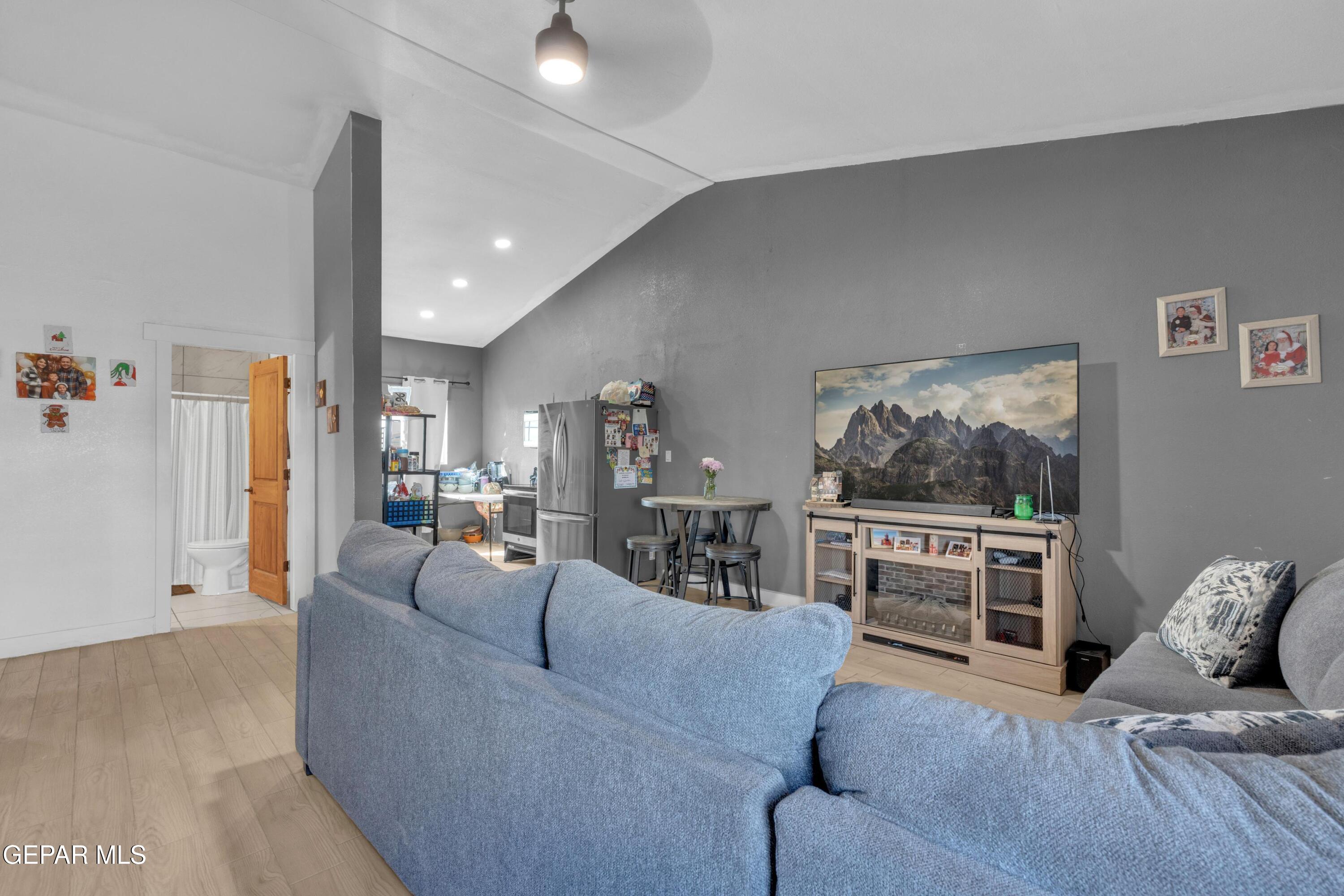 16104 Mesa Rocks Street Fabens, TX 79838 - Photo 4 of 29 2 (1)