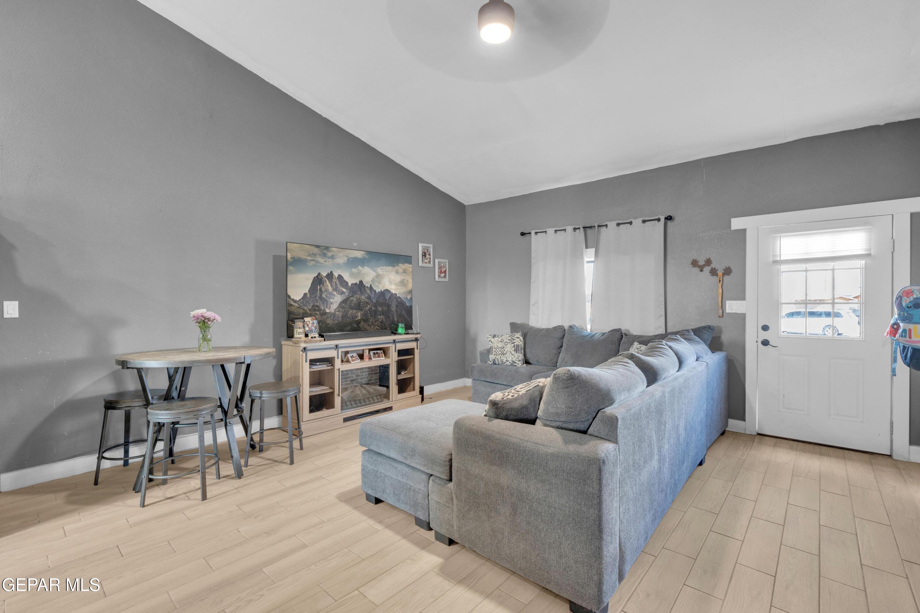 16104 Mesa Rocks Street Fabens, TX 79838 - Photo 5 of 29 2 (2)