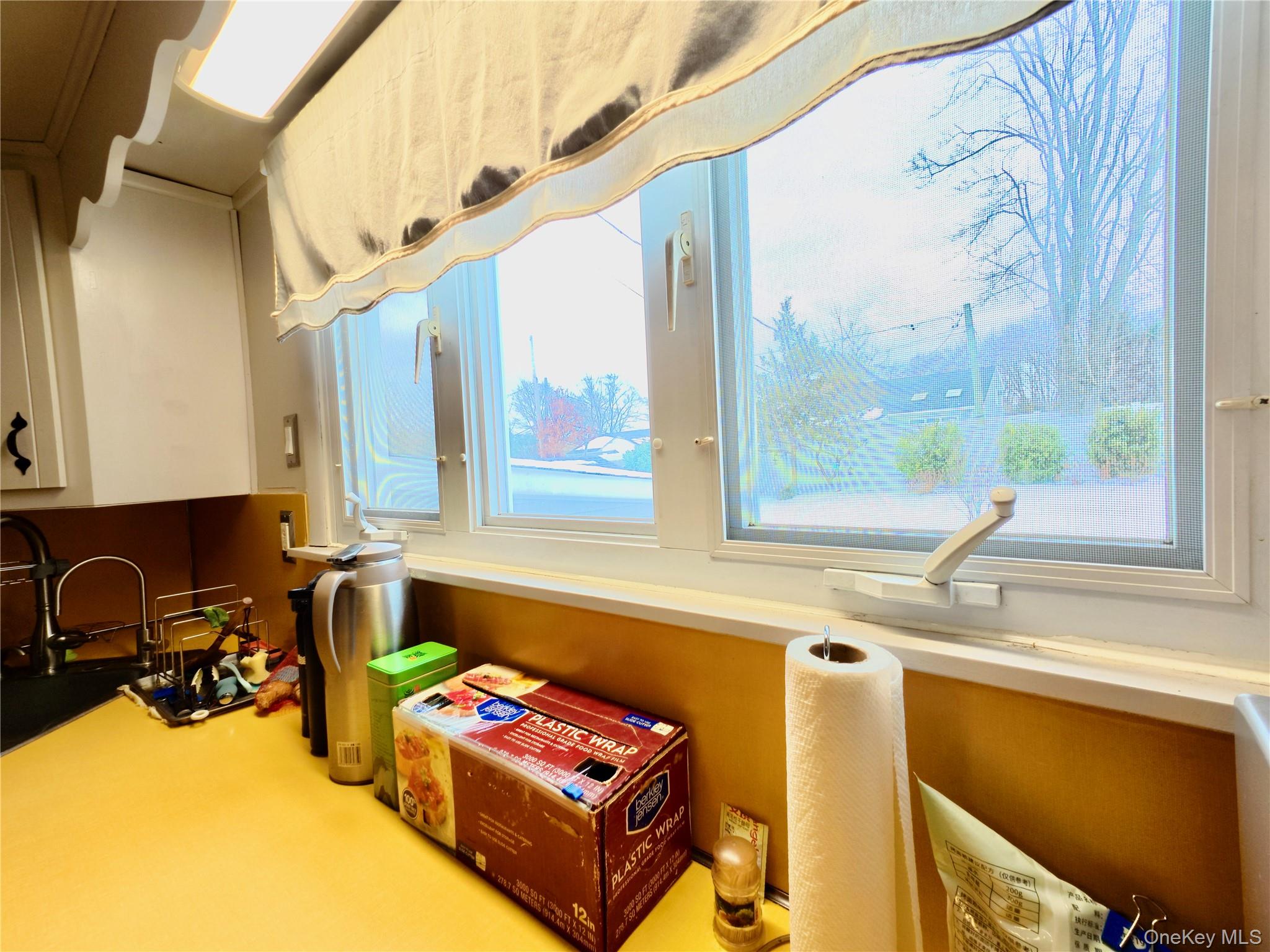 10 Kings Park Road Commack, NY 11725 - Photo 12 of 36