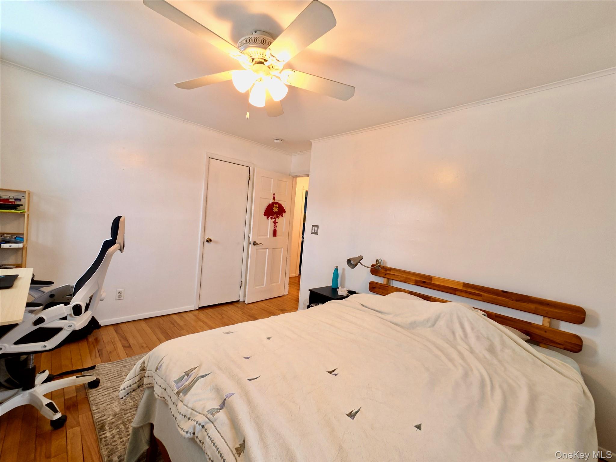 10 Kings Park Road Commack, NY 11725 - Photo 17 of 36