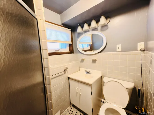 $739,000 | 10 Kings Park Road, Commack, NY 11725