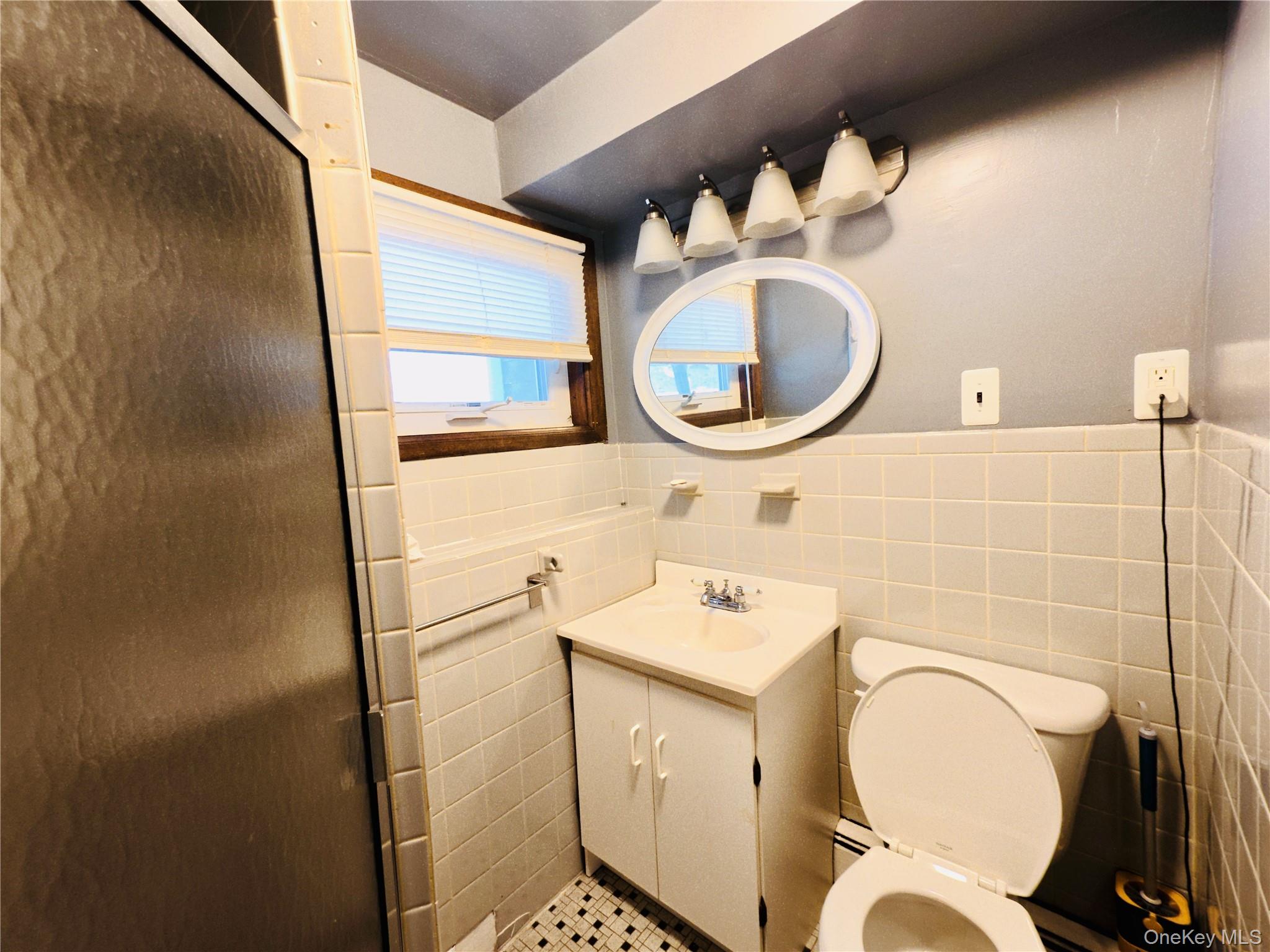 10 Kings Park Road Commack, NY 11725 - Photo 25 of 36