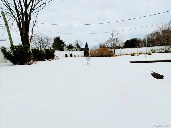 $739,000 | 10 Kings Park Road, Commack, NY 11725