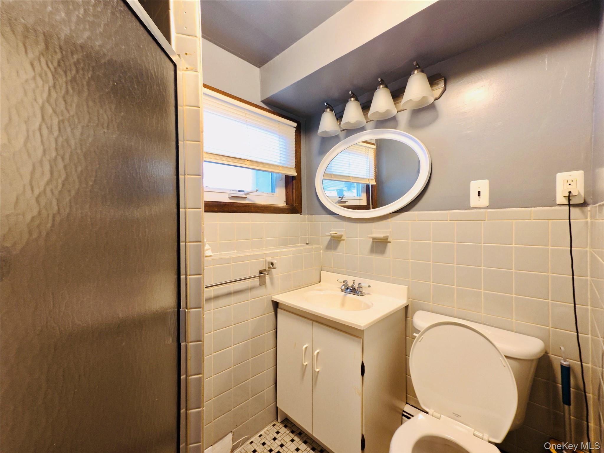 10 Kings Park Road Commack, NY 11725 - Photo 35 of 36