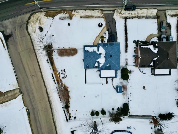 $739,000 | 10 Kings Park Road, Commack, NY 11725