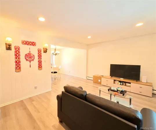 $739,000 | 10 Kings Park Road, Commack, NY 11725