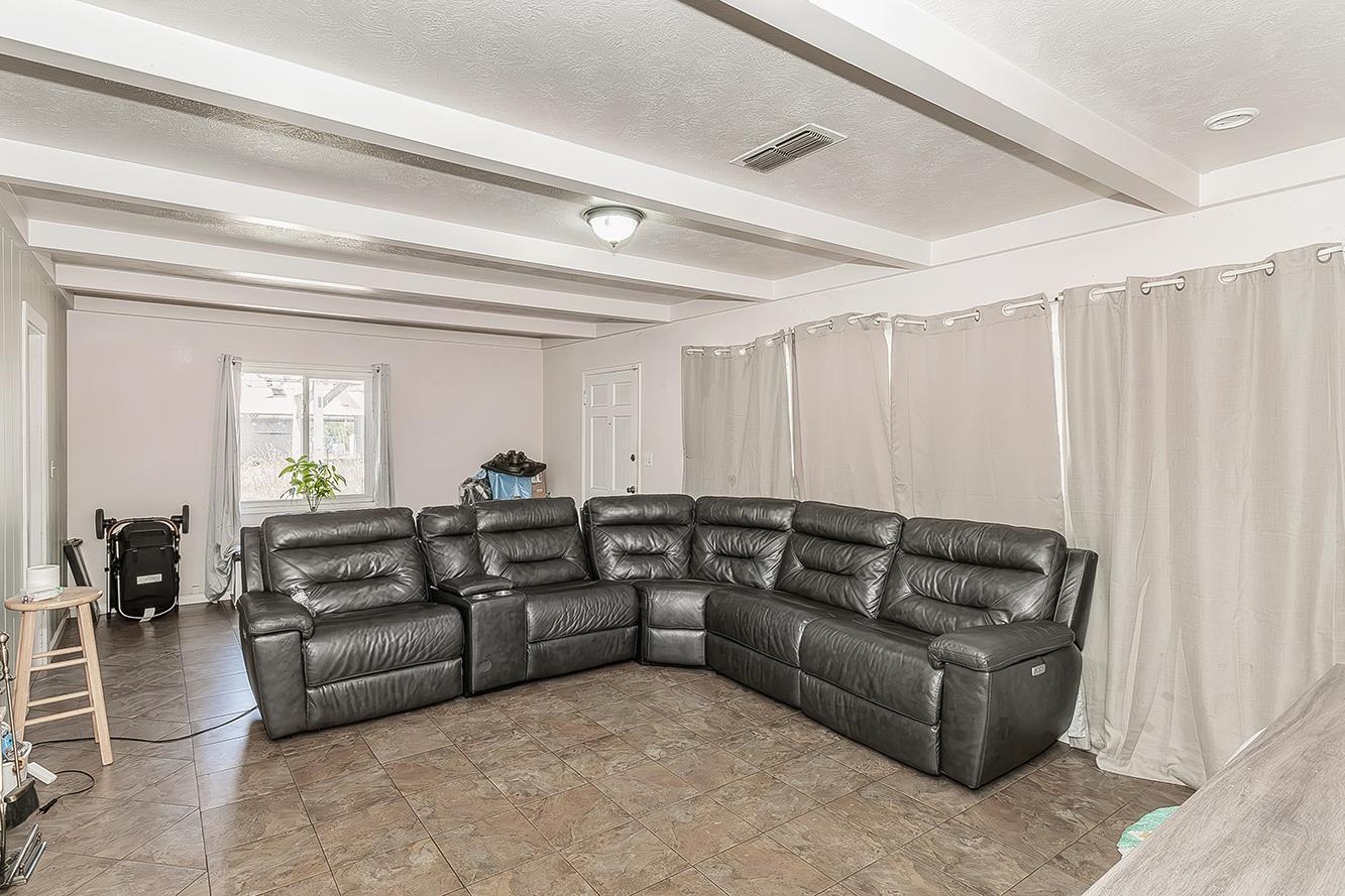 17209 East Floral Avenue Reedley, CA 93654 - Photo 2 of 48