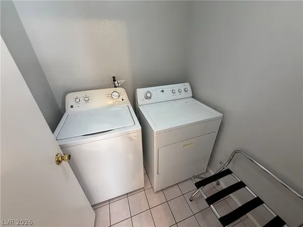 $1,950 | 8417 Granite Peak Court, Las Vegas, NV 89145