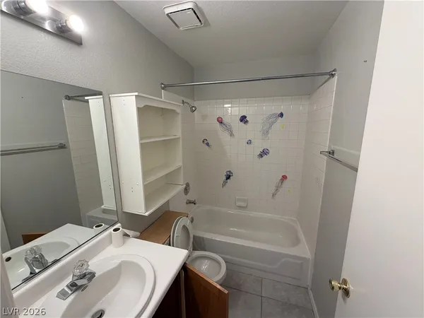 $1,950 | 8417 Granite Peak Court, Las Vegas, NV 89145