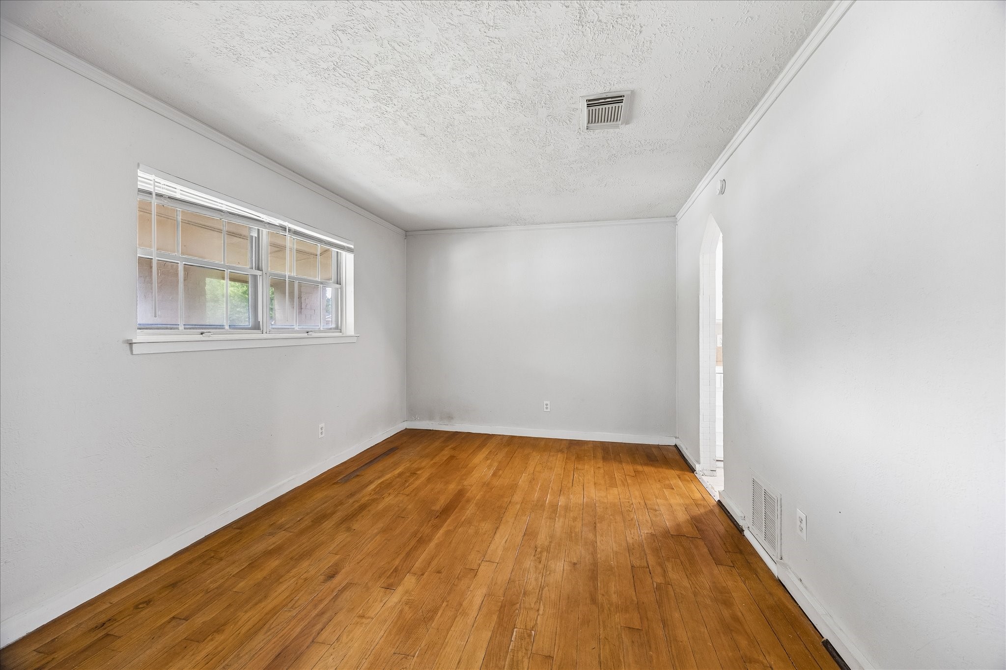 3530 Ripplebrook Drive Houston, TX 77045 - Photo 5 of 10 Formal dining room