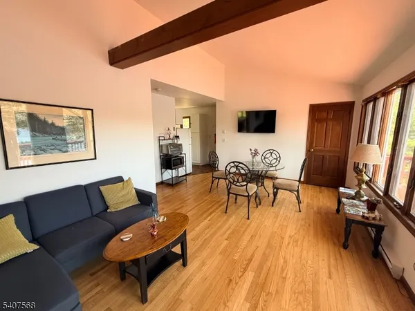 $670,000 | 6 Jans Way, Andover, NJ 07821
