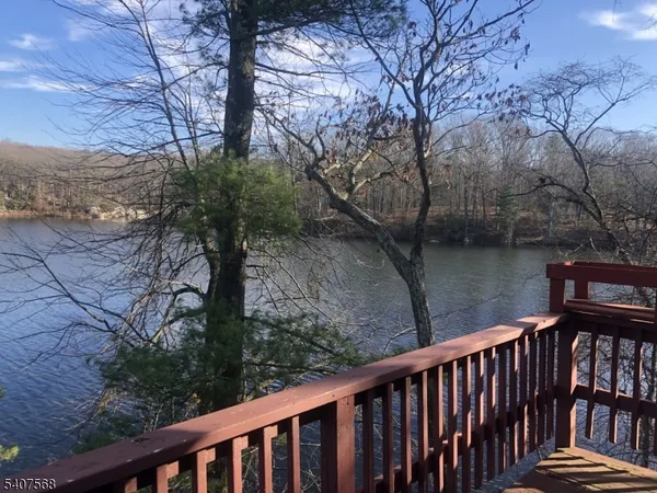 $670,000 | 6 Jans Way, Andover, NJ 07821