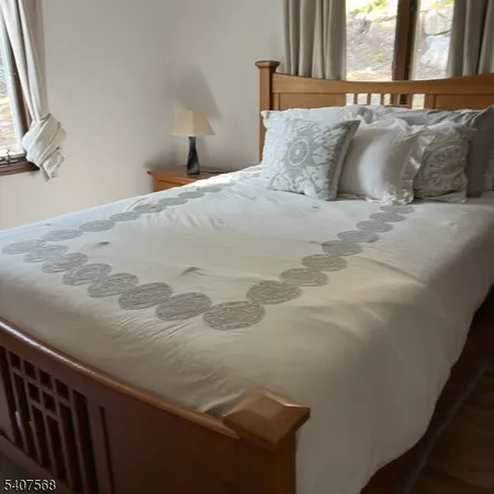 $670,000 | 6 Jans Way, Andover, NJ 07821