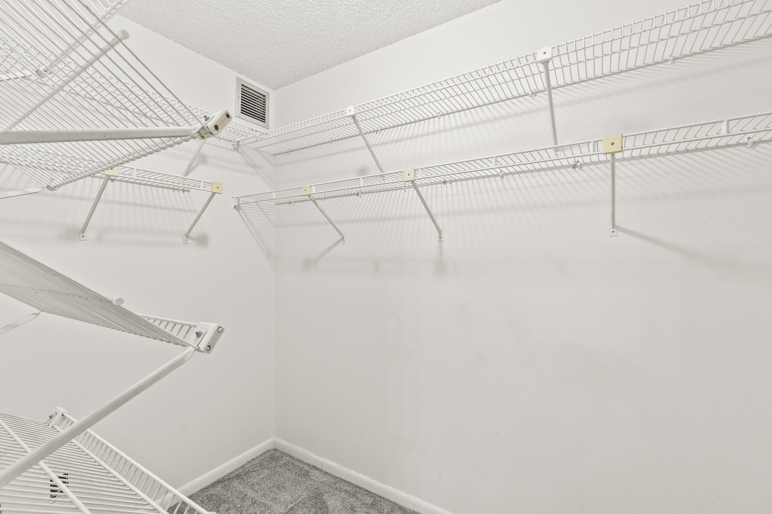 6073 Balboa Circle, Unit 303 Boca Raton, FL 33433 - Photo 23 of 31 20250628-20250628-CW5A6607